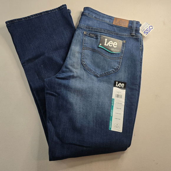 Lee Jeans Women's 18 M Blue Dark Wash Boot Cut Mid Rise Regular Fit NWT - Picture 10 of 16